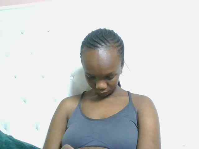 Naughtypetite1 webcam