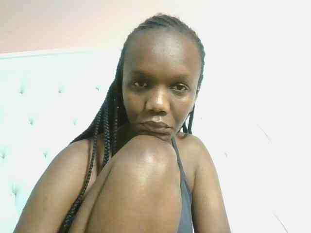Naughtypetite1 webcam