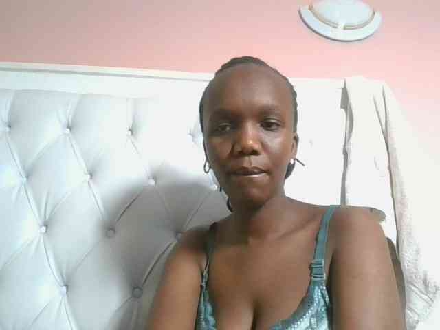 Naughtypetite1 webcam