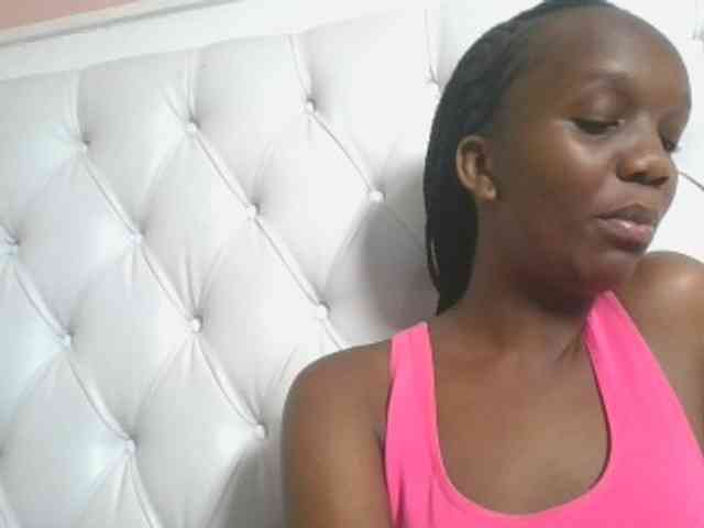 Naughtypetite1 webcam