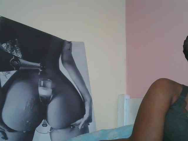 Naughtypetite1 webcam