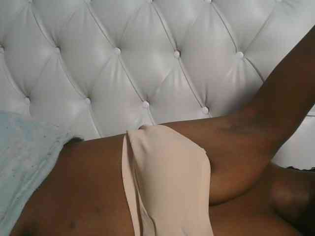 Naughtypetite1