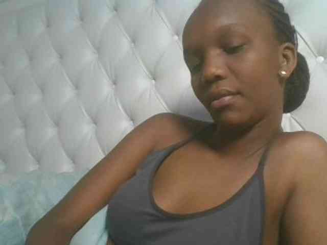 Naughtypetite1 webcam