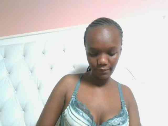 Naughtypetite1 webcam