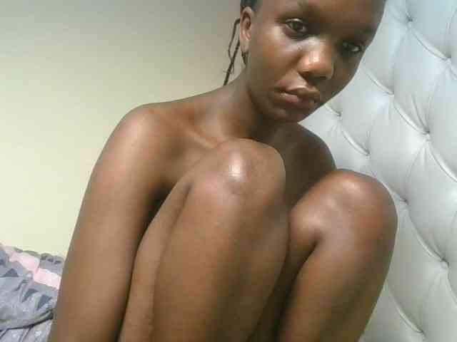Naughtypetite1