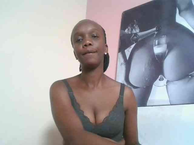 Naughtypetite1 webcam