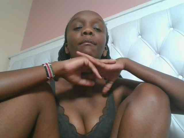 Naughtypetite1 webcam