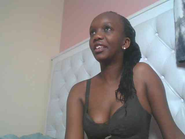 Naughtypetite1 webcam
