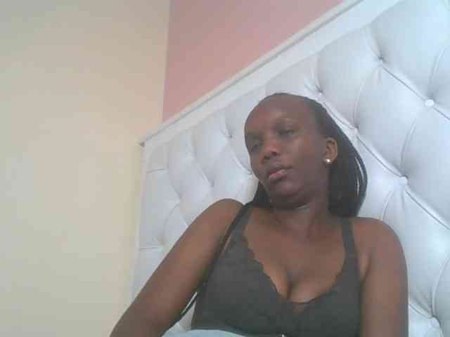 Naughtypetite1 webcam