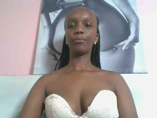 Naughtypetite1 webcam