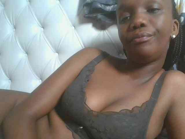 Naughtypetite1 webcam