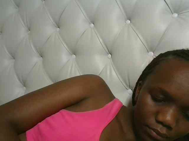 Naughtypetite1 webcam