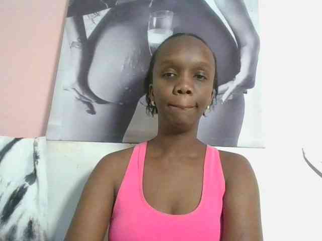 Naughtypetite1 webcam