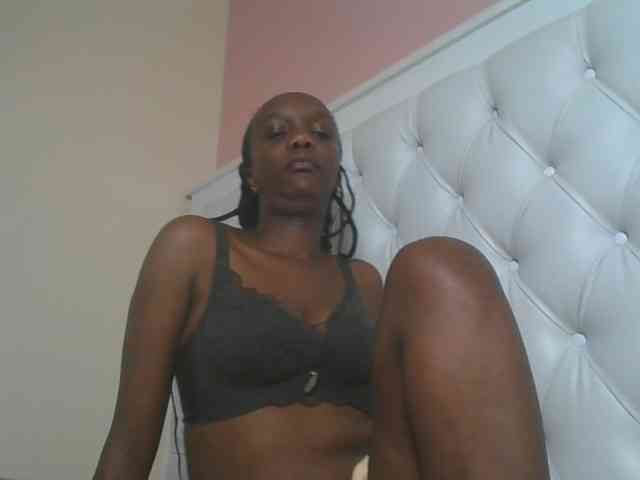 Naughtypetite1 webcam