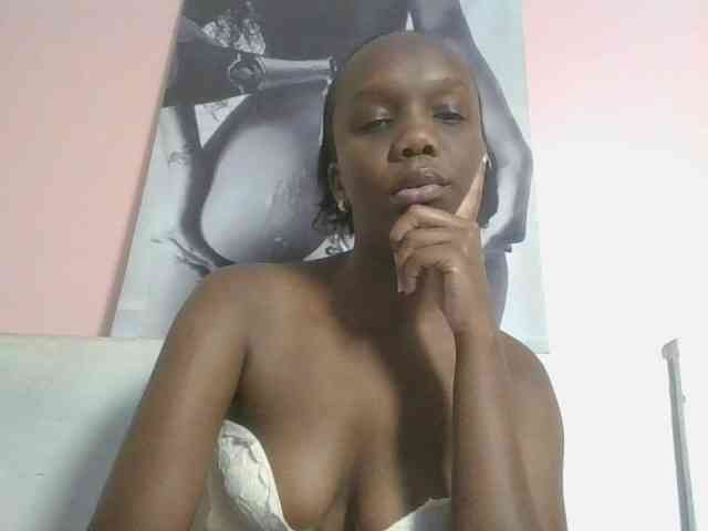 Naughtypetite1 webcam