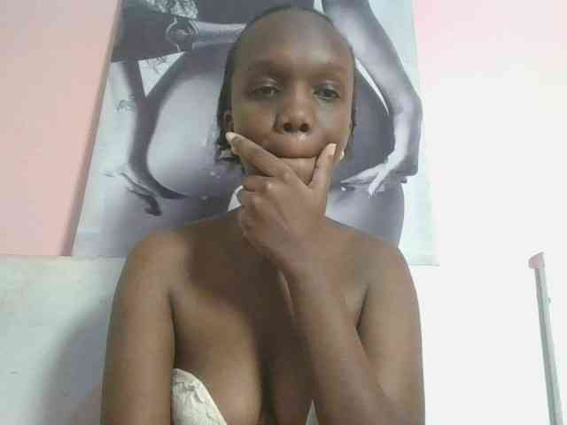Naughtypetite1 webcam