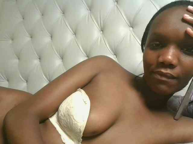 Naughtypetite1