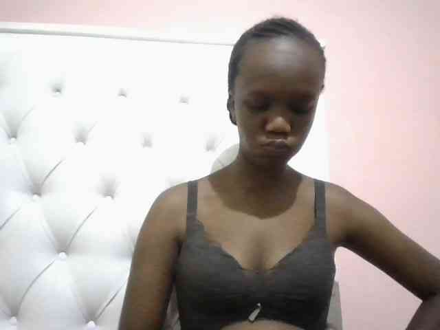 Naughtypetite1 webcam