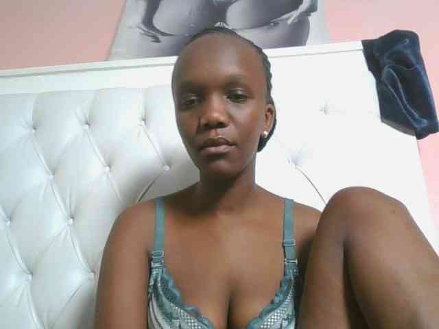 Naughtypetite1