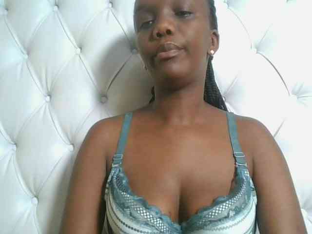 Naughtypetite1 webcam