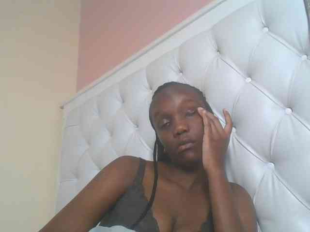 Naughtypetite1 webcam