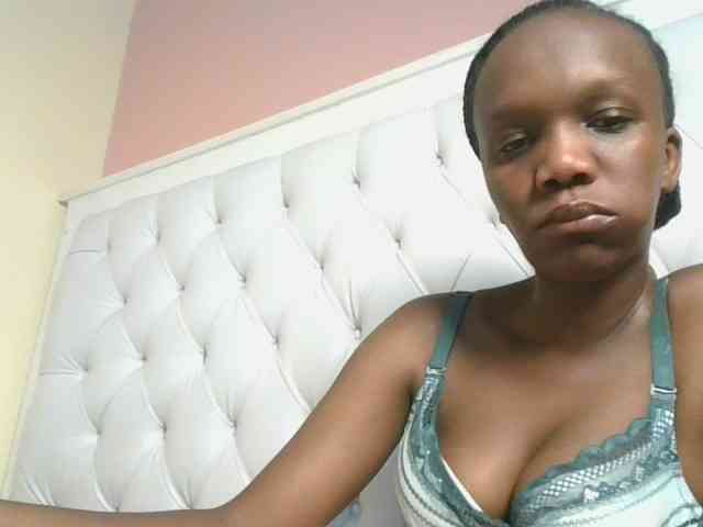 Naughtypetite1