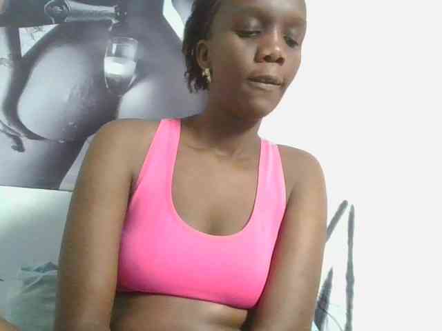 Naughtypetite1 webcam