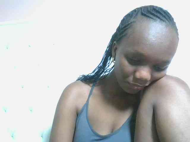 Naughtypetite1 webcam