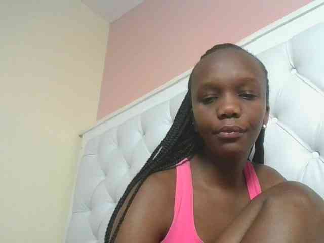 Naughtypetite1 webcam