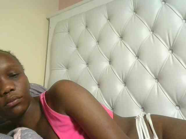 Naughtypetite1
