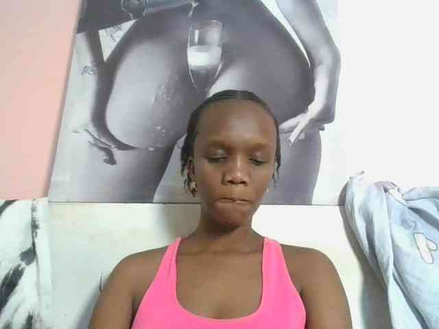Naughtypetite1 webcam