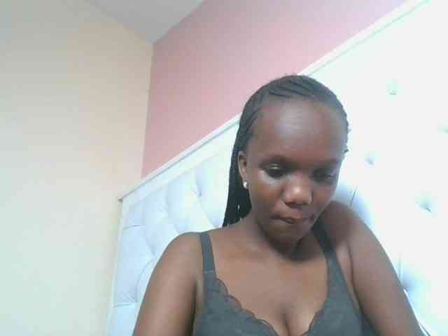 Naughtypetite1 webcam