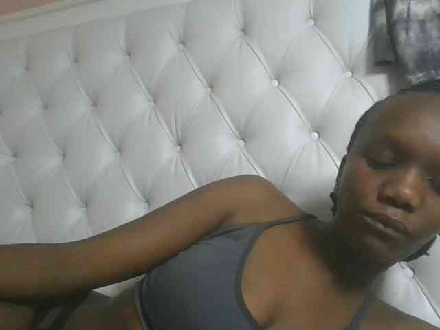 Naughtypetite1 webcam