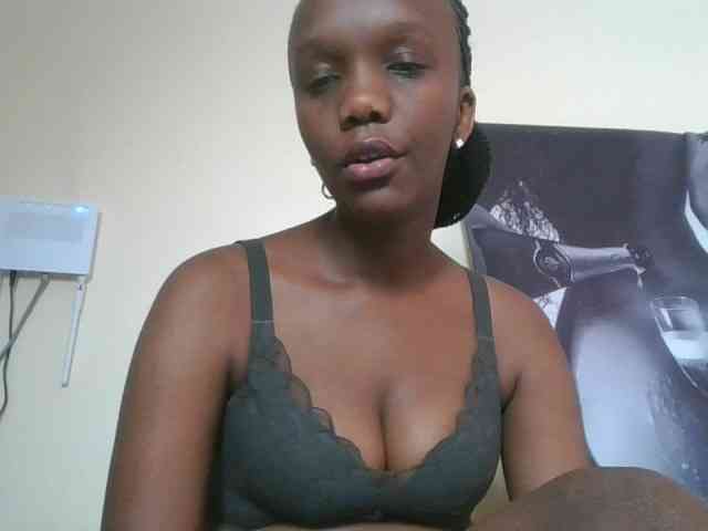 Naughtypetite1 webcam
