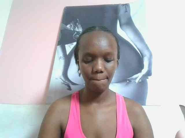 Naughtypetite1 webcam