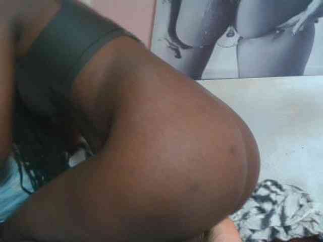 Naughtypetite1 webcam
