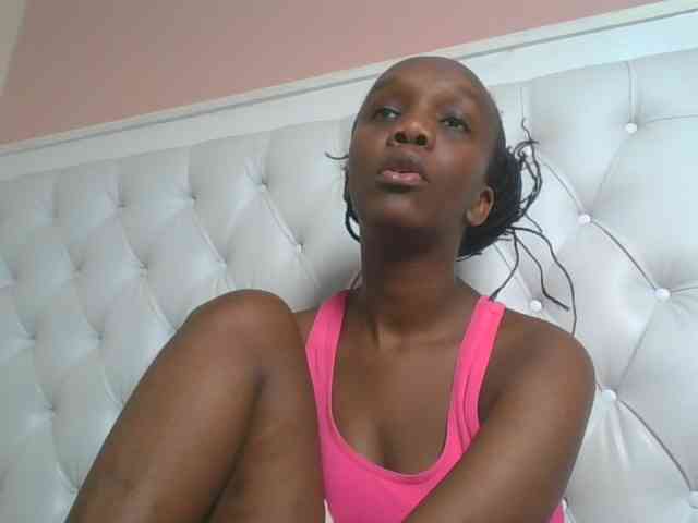 Naughtypetite1 webcam