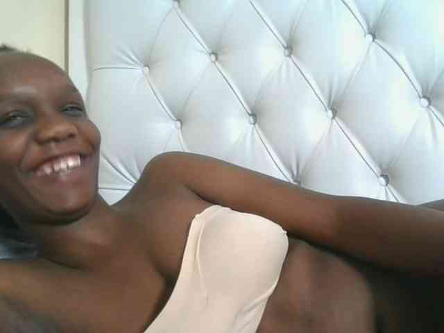 Naughtypetite1 webcam