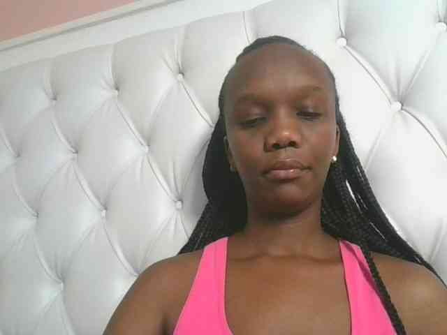 Naughtypetite1 webcam