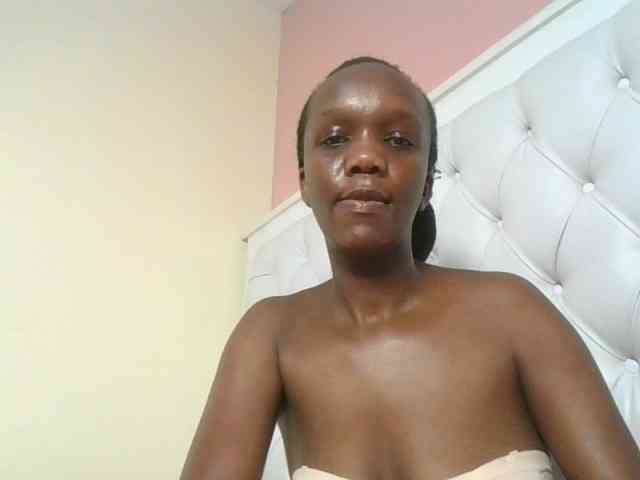 Naughtypetite1 webcam