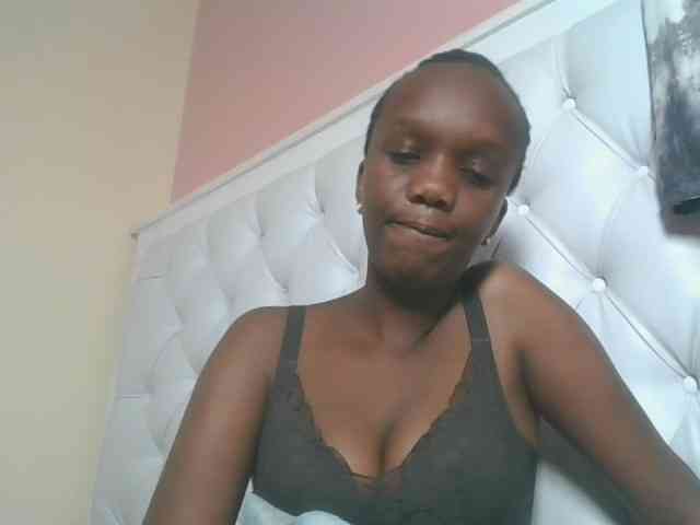Naughtypetite1 webcam