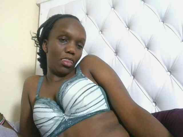 Naughtypetite1 webcam