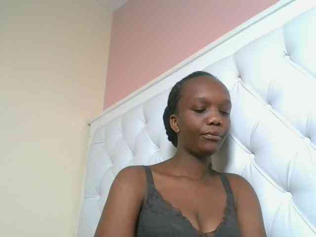 Naughtypetite1 webcam