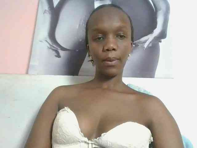 Naughtypetite1 webcam