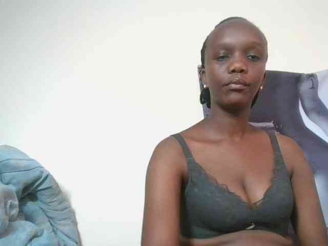 Naughtypetite1 webcam