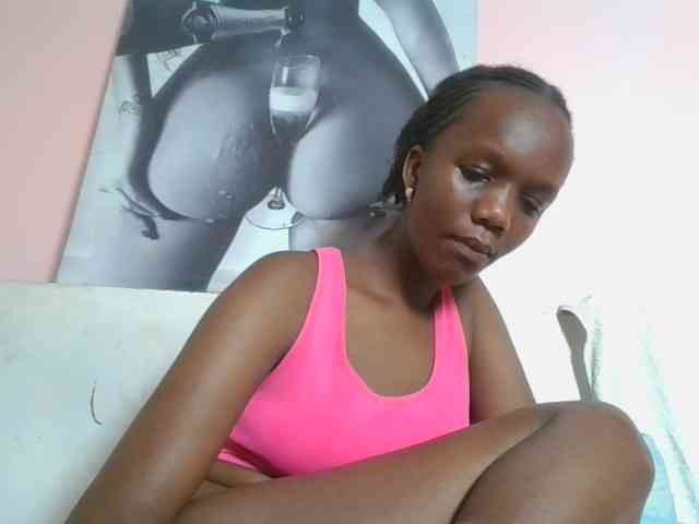 Naughtypetite1 webcam