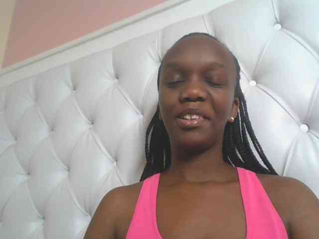 Naughtypetite1 webcam