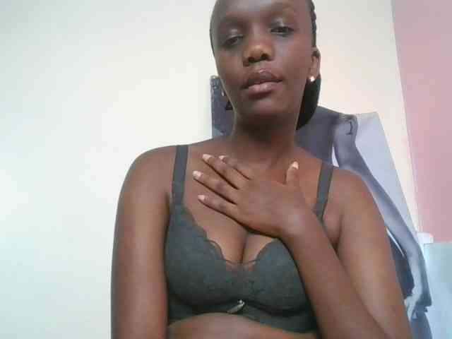 Naughtypetite1 webcam