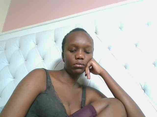 Naughtypetite1