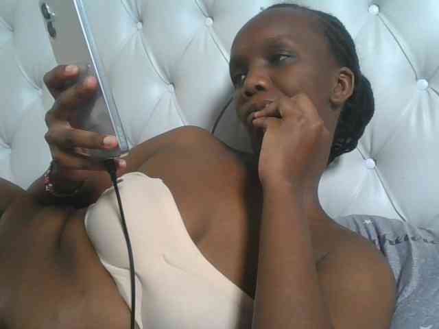 Naughtypetite1 webcam